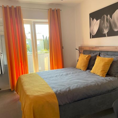 Valkane Beach Apartments Pula Eksteriør billede