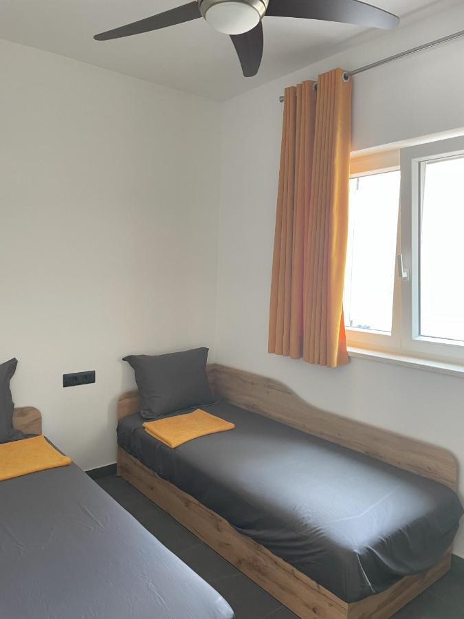 Valkane Beach Apartments Pula Eksteriør billede