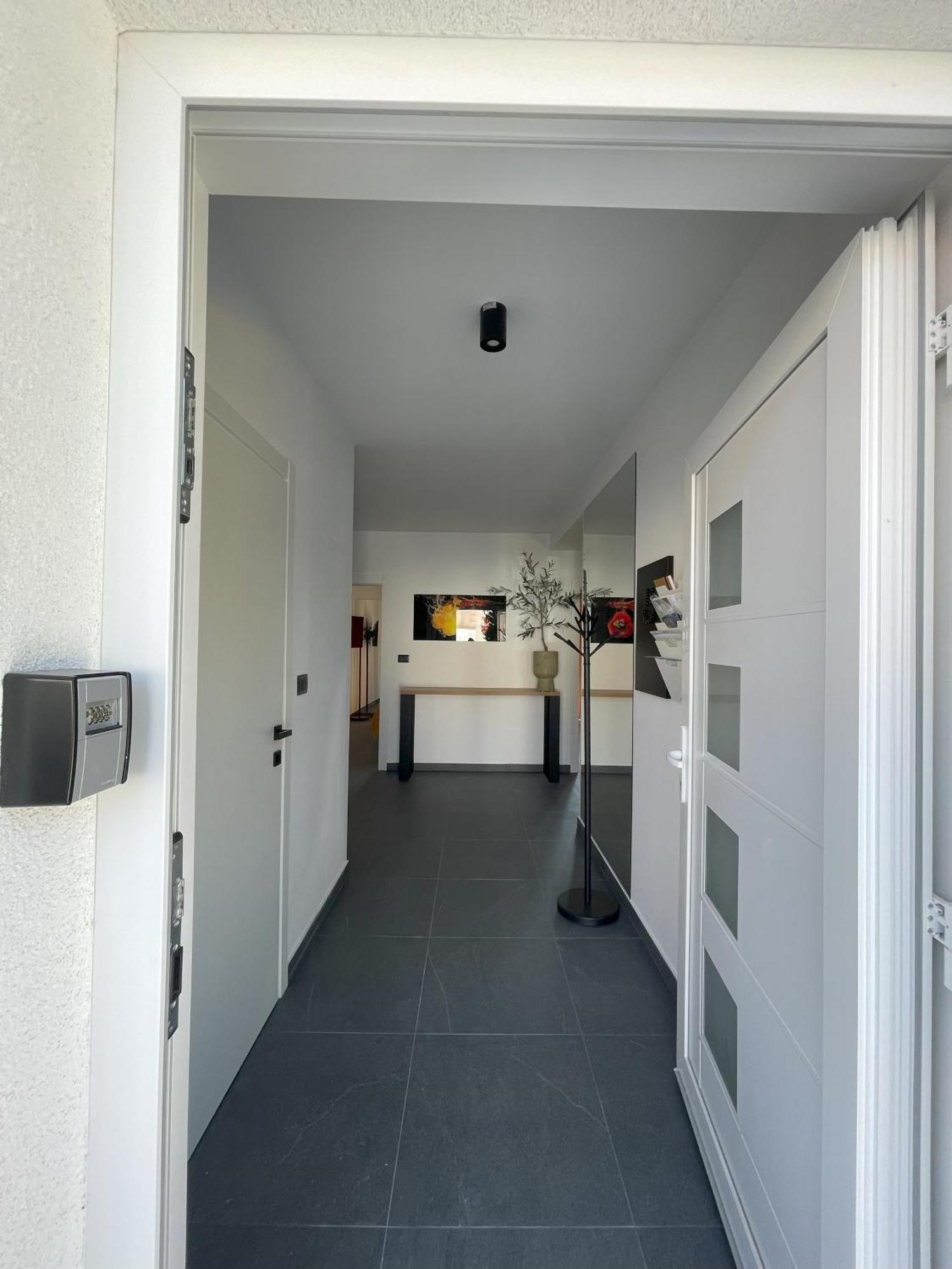 Valkane Beach Apartments Pula Eksteriør billede