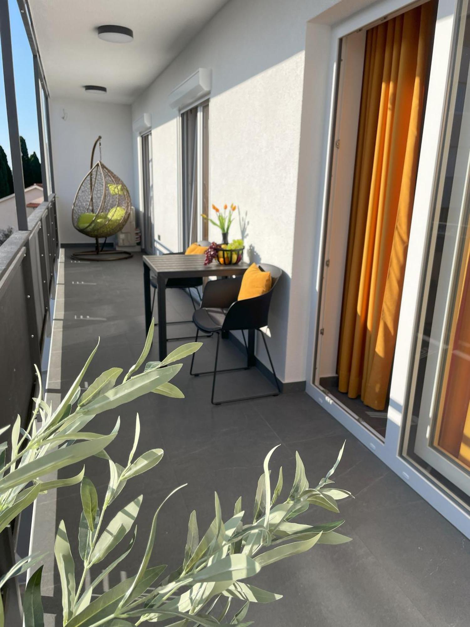 Valkane Beach Apartments Pula Eksteriør billede
