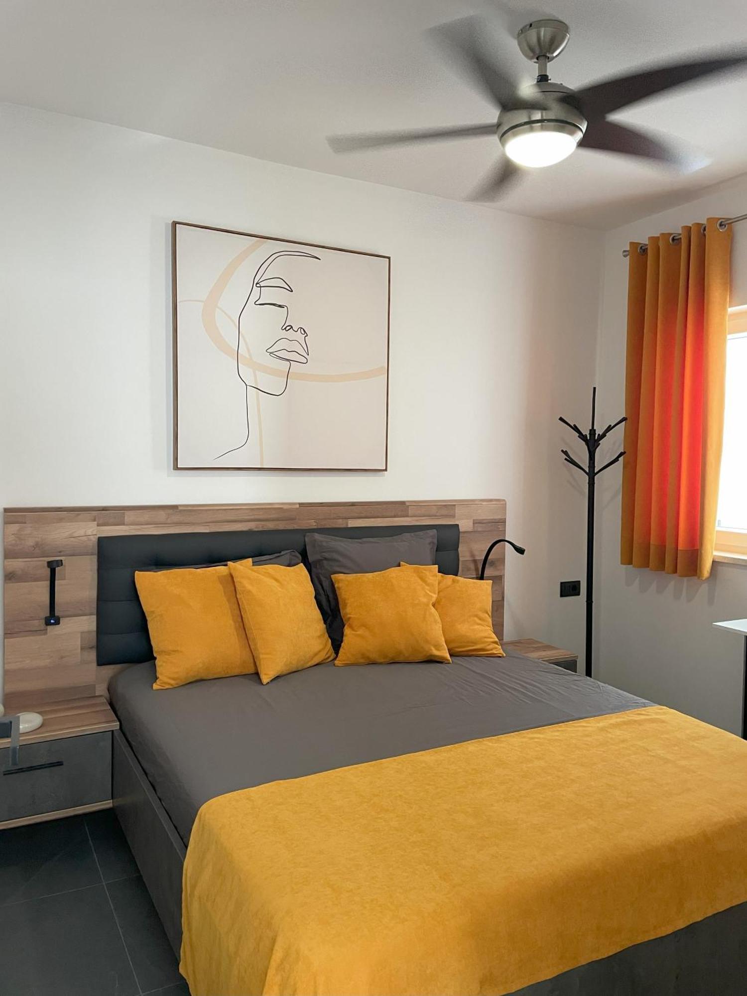 Valkane Beach Apartments Pula Eksteriør billede